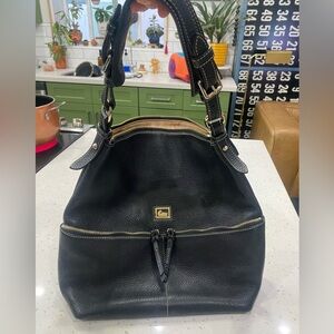 EUC Dooney & Bourke Dillen Medium Pocket Sac